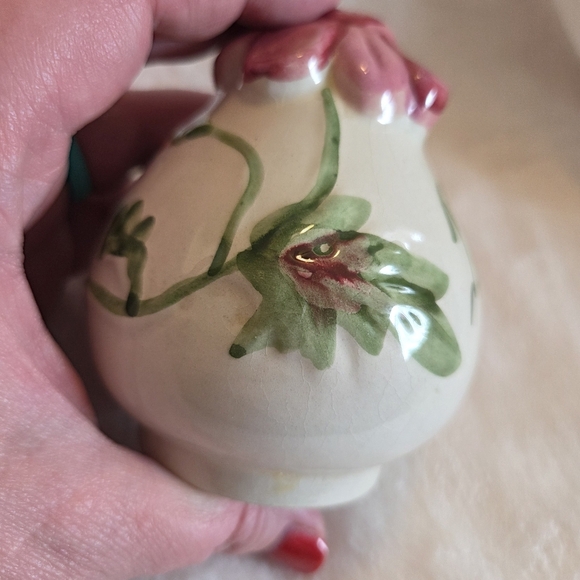 Vintage Ceramic Handpainted Embossed  Pink Flower Floral Salt Pepper Shakers - Picture 9 of 12